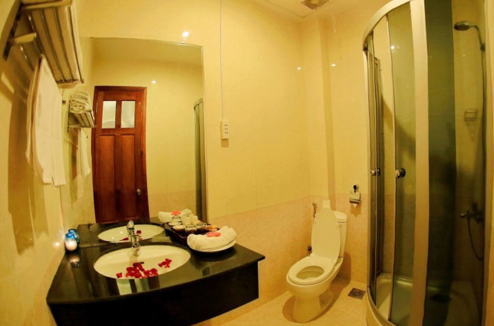 Sofia Suite Hotel Danang Екстер'єр фото
