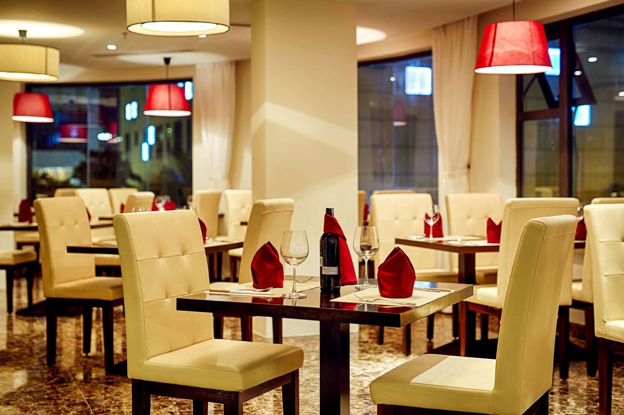 Sofia Suite Hotel Danang Екстер'єр фото