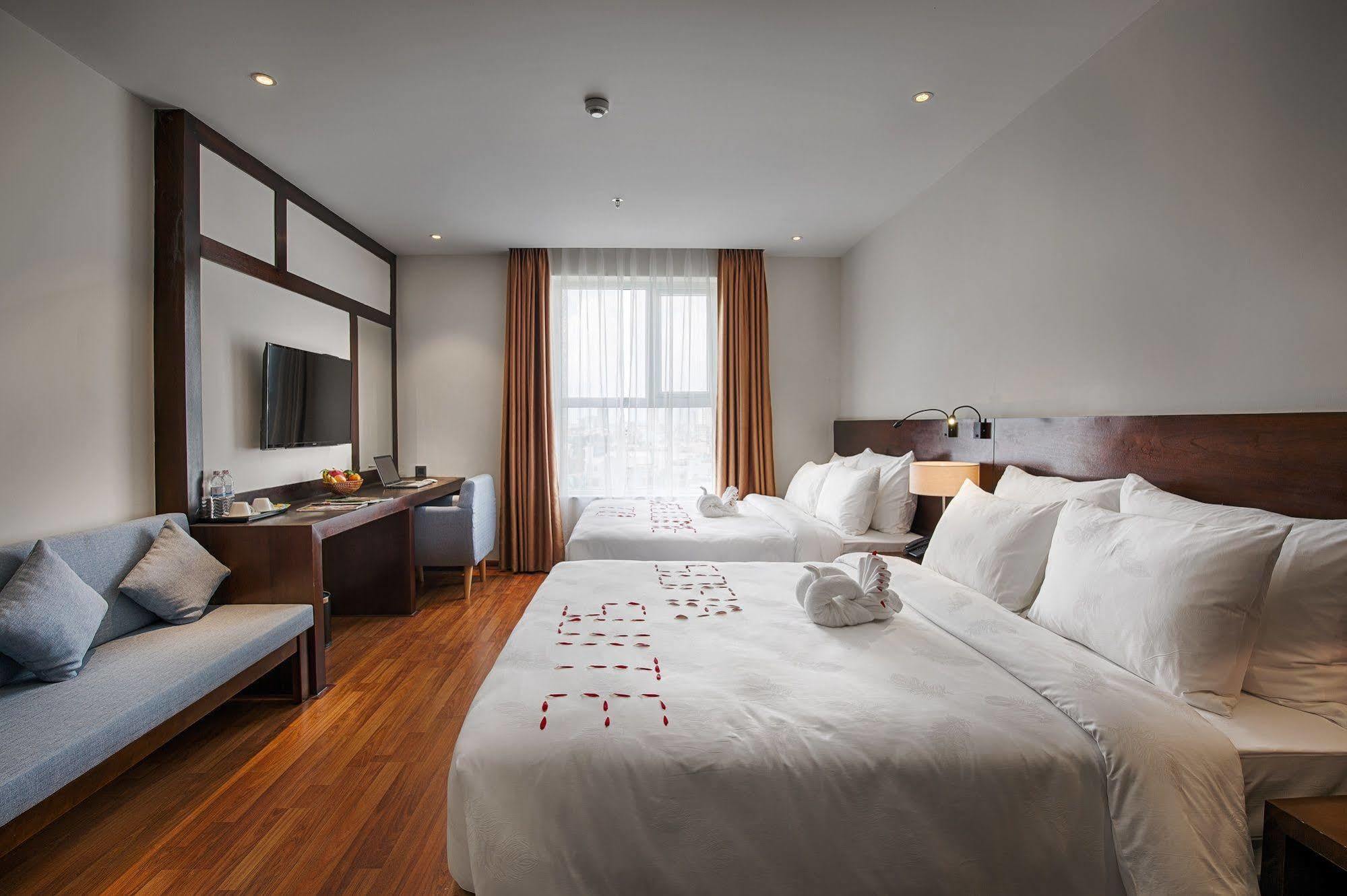 Sofia Suite Hotel Danang Екстер'єр фото
