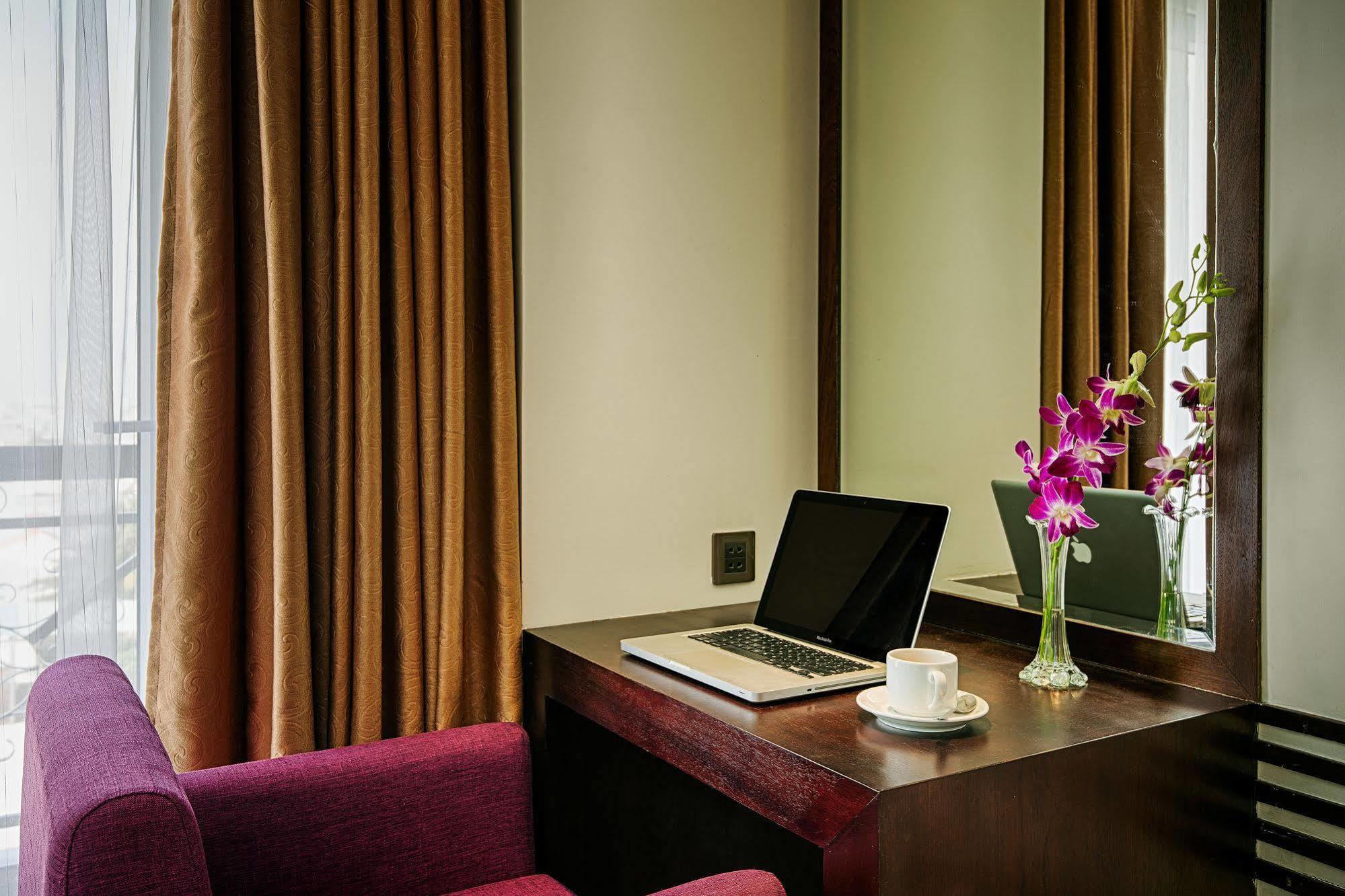 Sofia Suite Hotel Danang Екстер'єр фото